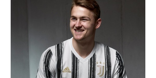 Le maillot de la Juventus 2020-21 reçoit les éloges des fans